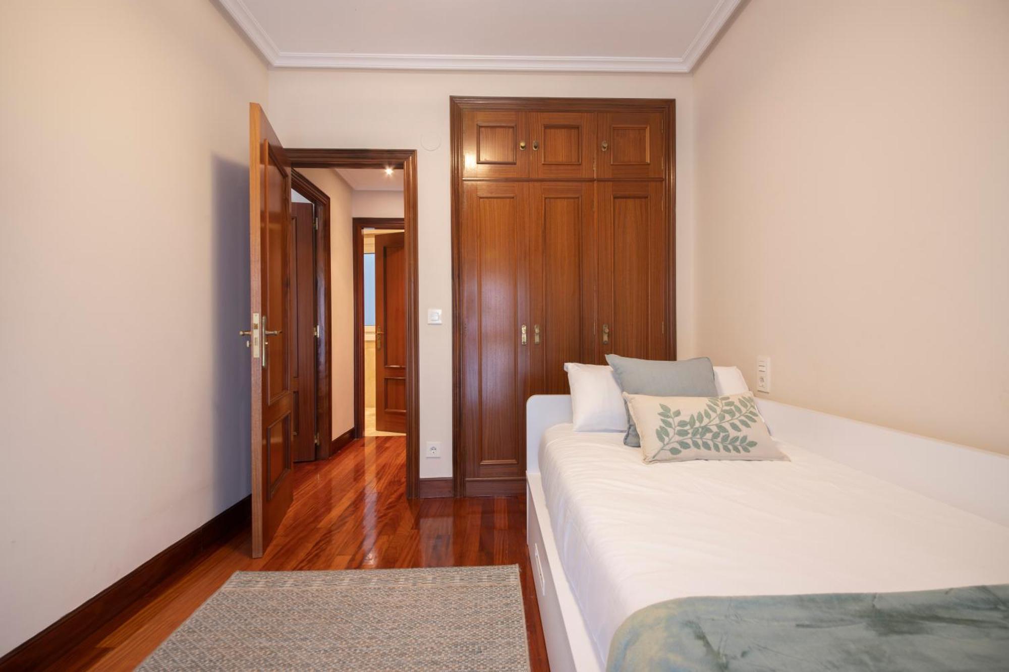 Plaza Pio XII Apartment Сан Себастиан Екстериор снимка