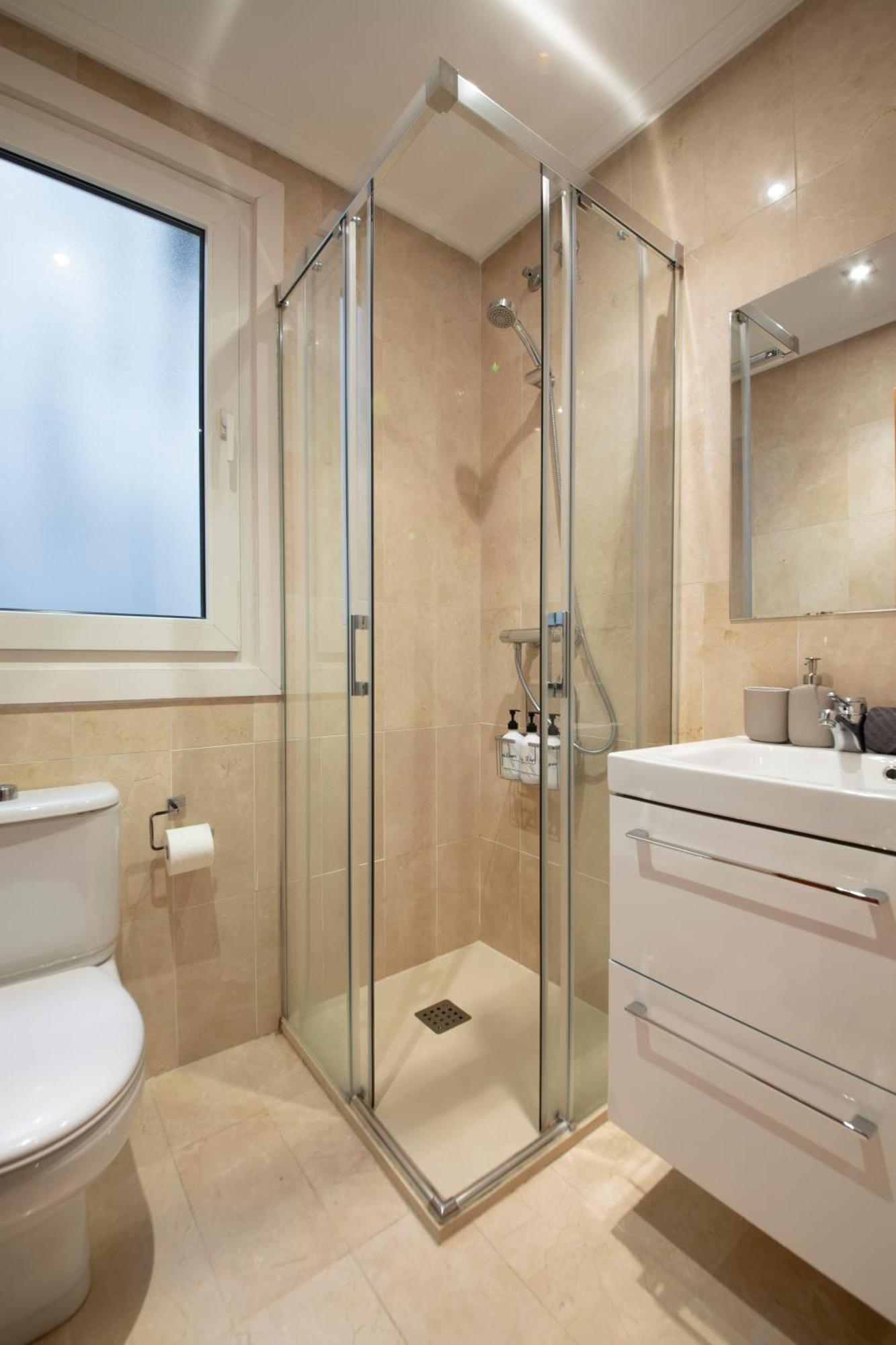 Plaza Pio XII Apartment Сан Себастиан Екстериор снимка