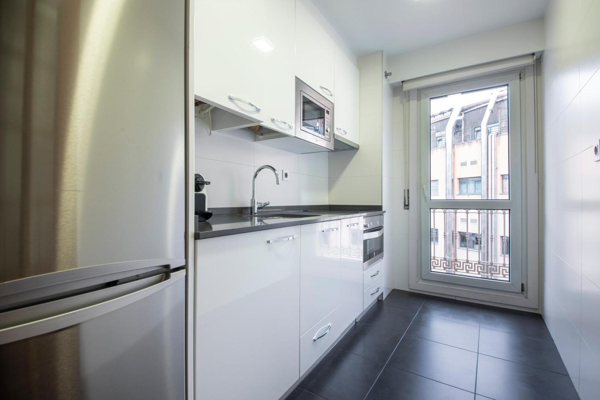 Plaza Pio XII Apartment Сан Себастиан Екстериор снимка